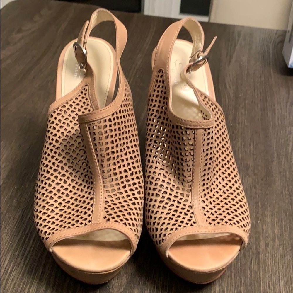 EUC Coach Jaklyn Wedges